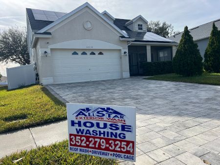 Soft Wash House Washing vs. Pressure Washing: What’s Safe for Stucco and Vinyl?