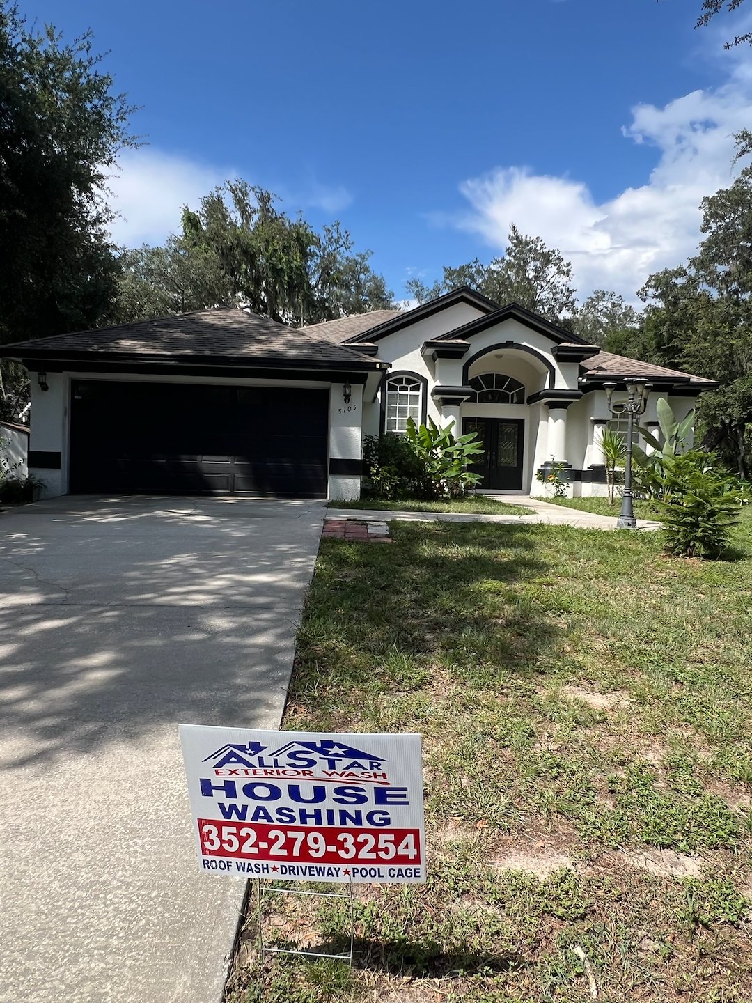 Professional pressure washing services in ridge manor Florida 